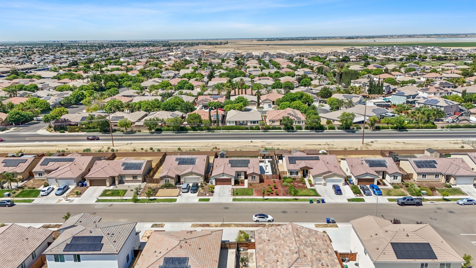 Aerial view of Los Banos, California neighborhoods